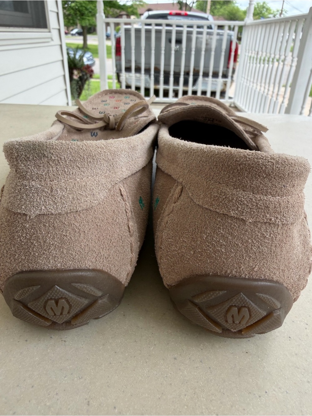 New Minnetonka Women's Moc Print Loafers Sand Suede Size 9 M - Picture 3 of 16